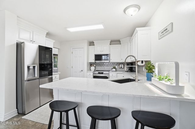 24900 Thompson Road, Perrysburg, OH 43551