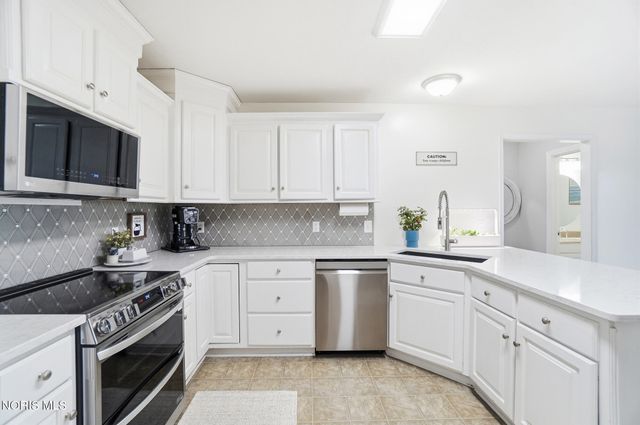 24900 Thompson Road, Perrysburg, OH 43551