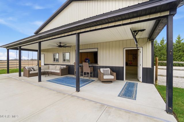24900 Thompson Road, Perrysburg, OH 43551