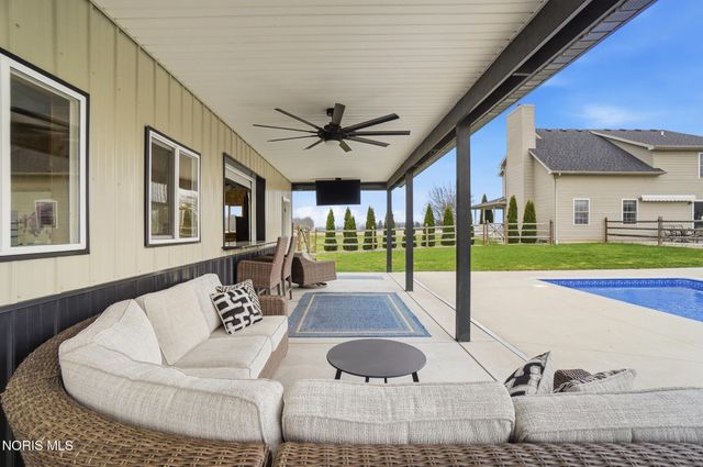 24900 Thompson Road, Perrysburg, OH 43551
