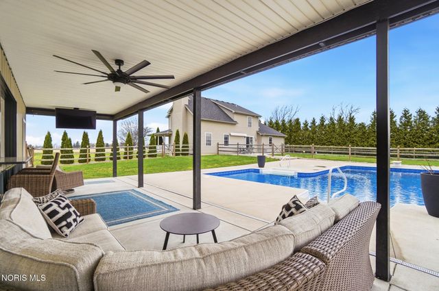 24900 Thompson Road, Perrysburg, OH 43551