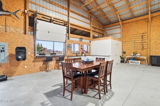 24900 Thompson Road, Perrysburg, OH 43551