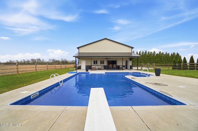 24900 Thompson Road, Perrysburg, OH 43551