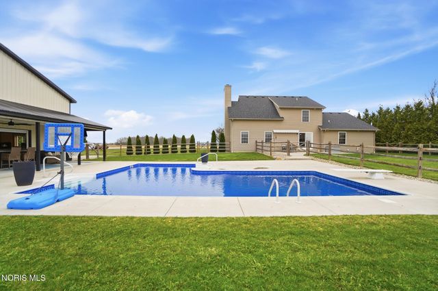 24900 Thompson Road, Perrysburg, OH 43551