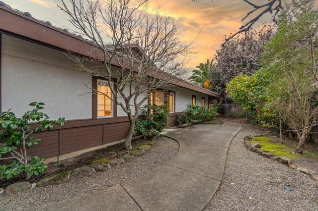 24952 Cypress Avenue, Hayward, CA 94544
