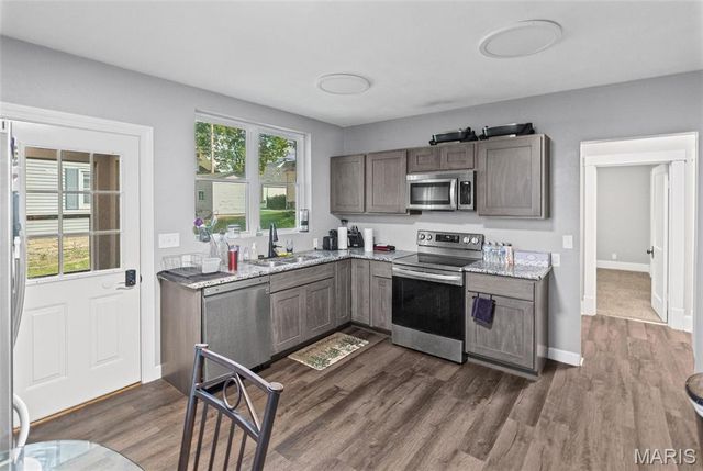 218 E Cherry Street, Columbia, IL 62236