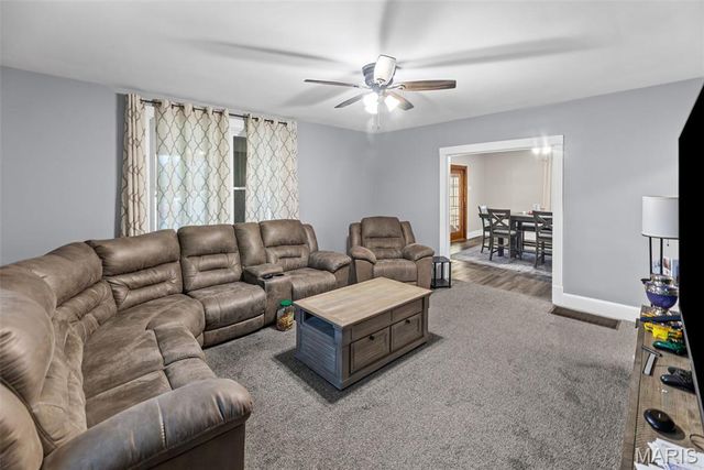 218 E Cherry Street, Columbia, IL 62236