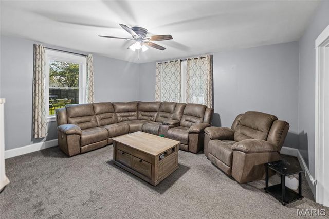 218 E Cherry Street, Columbia, IL 62236