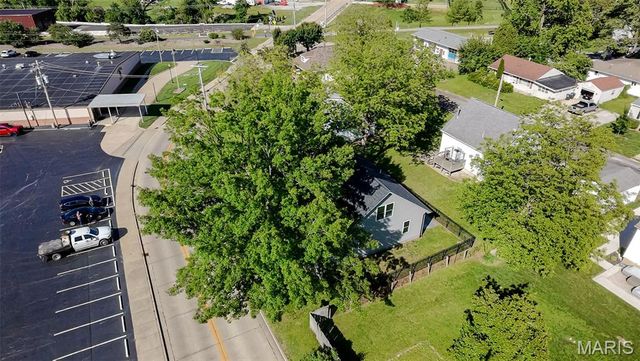 218 E Cherry Street, Columbia, IL 62236
