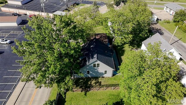 218 E Cherry Street, Columbia, IL 62236