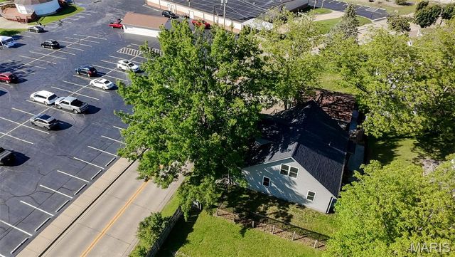 218 E Cherry Street, Columbia, IL 62236