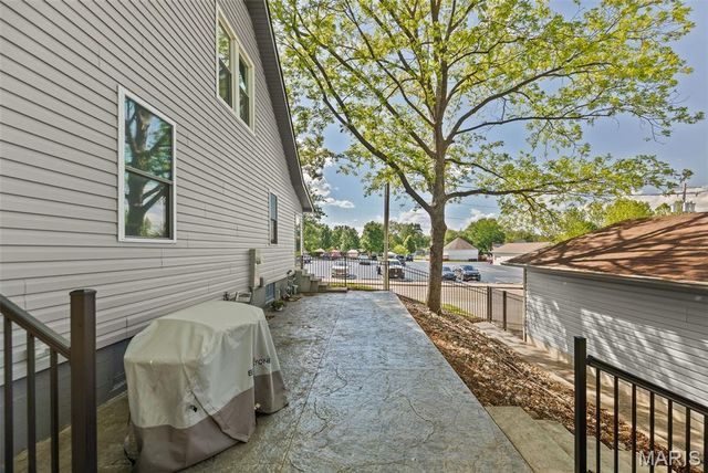 218 E Cherry Street, Columbia, IL 62236