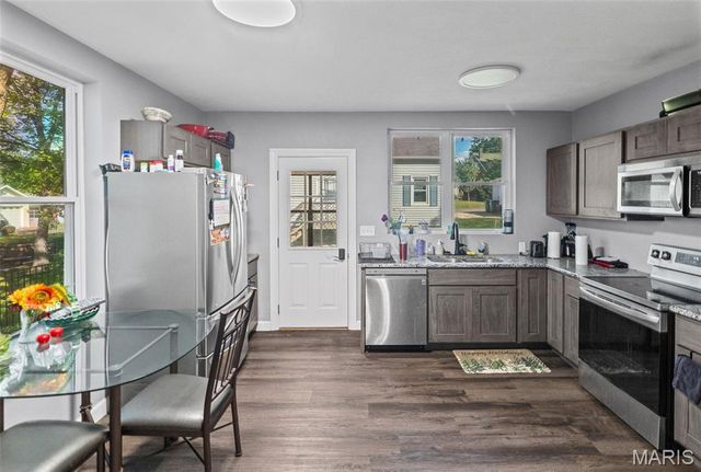 218 E Cherry Street, Columbia, IL 62236