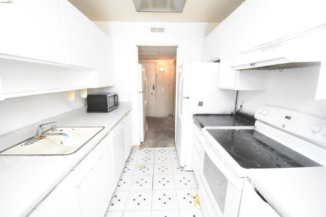 330 N Civic Dr 301, Walnut Creek, CA 94596