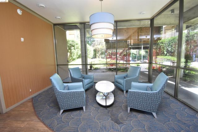 330 N Civic Dr 301, Walnut Creek, CA 94596