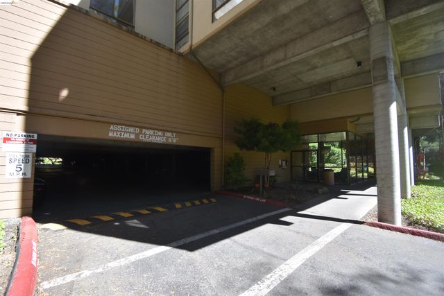 330 N Civic Dr 301, Walnut Creek, CA 94596