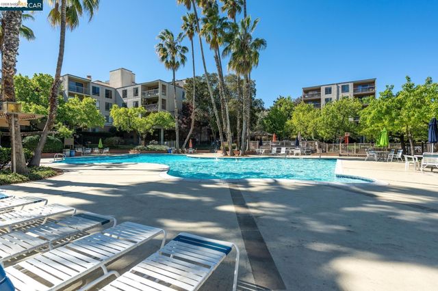 330 N Civic Dr 301, Walnut Creek, CA 94596