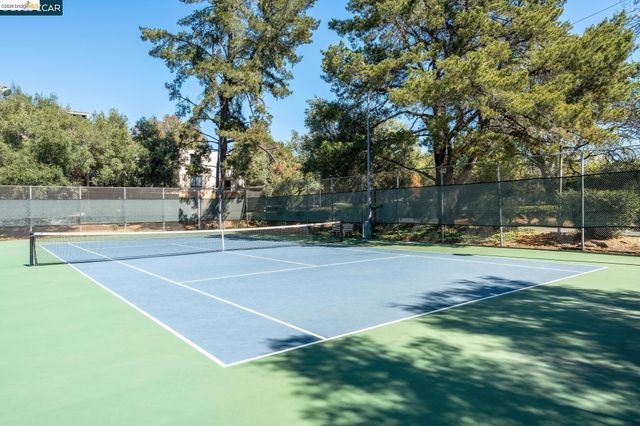 330 N Civic Dr 301, Walnut Creek, CA 94596