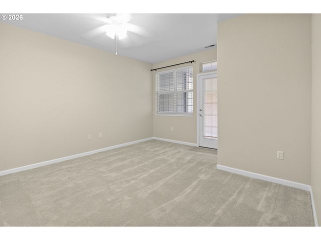 4890 SUMMERLINN Way, West Linn, OR 97068