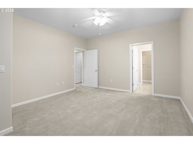4890 SUMMERLINN Way, West Linn, OR 97068