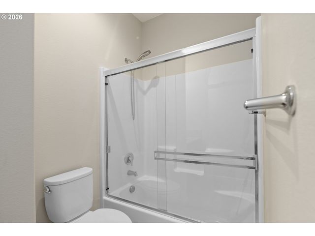 4890 SUMMERLINN Way, West Linn, OR 97068
