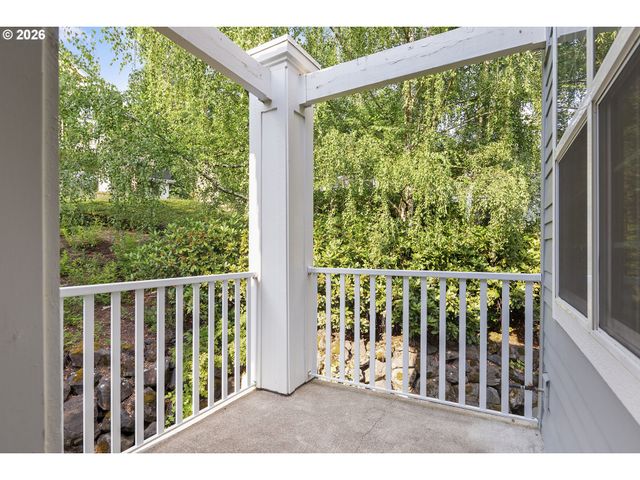4890 SUMMERLINN Way, West Linn, OR 97068