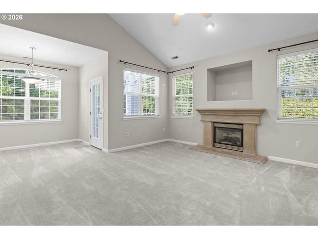 4890 SUMMERLINN Way, West Linn, OR 97068