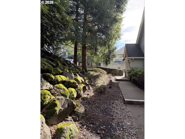 4890 SUMMERLINN Way, West Linn, OR 97068
