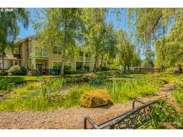 4890 SUMMERLINN Way, West Linn, OR 97068