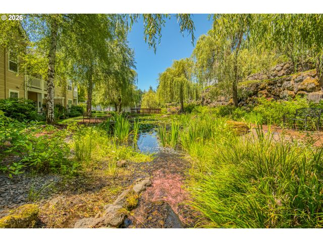4890 SUMMERLINN Way, West Linn, OR 97068