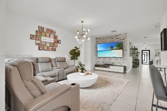 13367 SW 285th St, Homestead, FL 33033