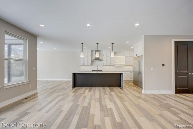 2418 Shenandoah Drive, Royal Oak, MI 48073