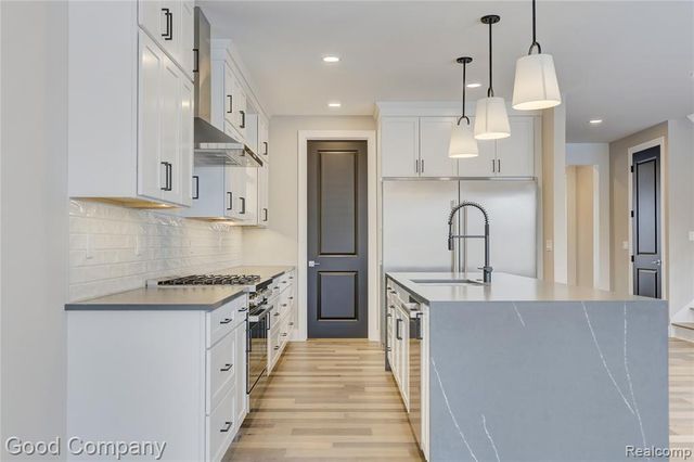 2418 Shenandoah Drive, Royal Oak, MI 48073