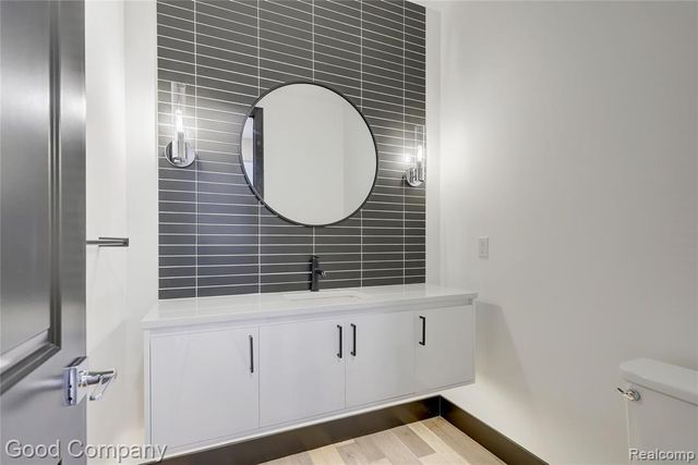 2418 Shenandoah Drive, Royal Oak, MI 48073