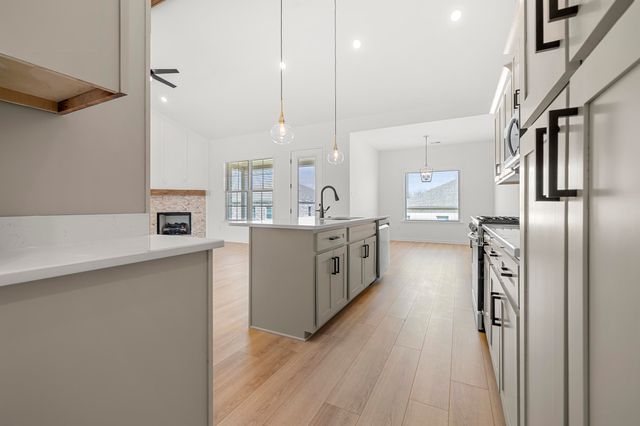 140 OAKLAND RIDGE CV, Oakland, TN 38060