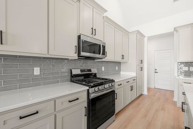 140 OAKLAND RIDGE CV, Oakland, TN 38060