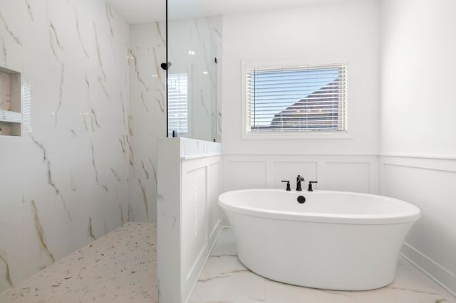 140 OAKLAND RIDGE CV, Oakland, TN 38060