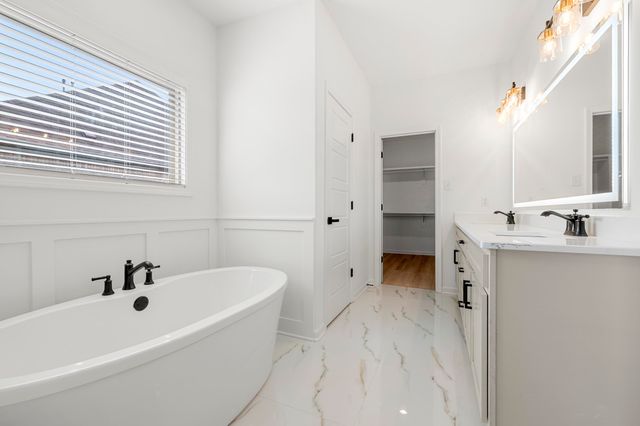 140 OAKLAND RIDGE CV, Oakland, TN 38060