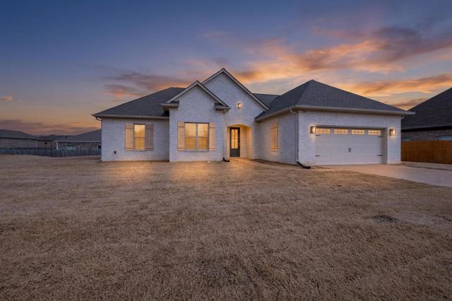 140 OAKLAND RIDGE CV, Oakland, TN 38060