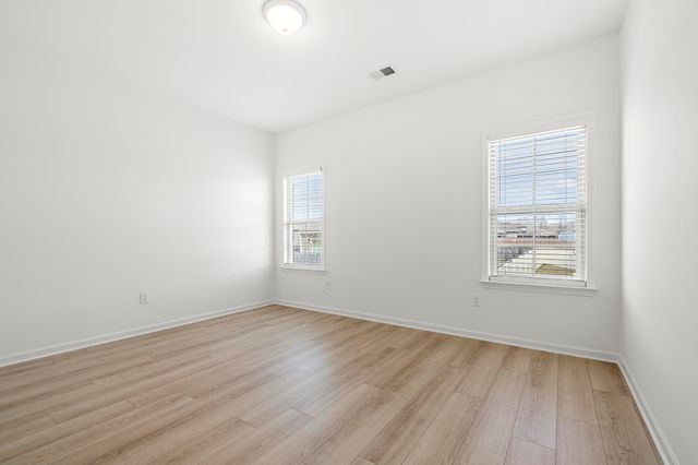 140 OAKLAND RIDGE CV, Oakland, TN 38060