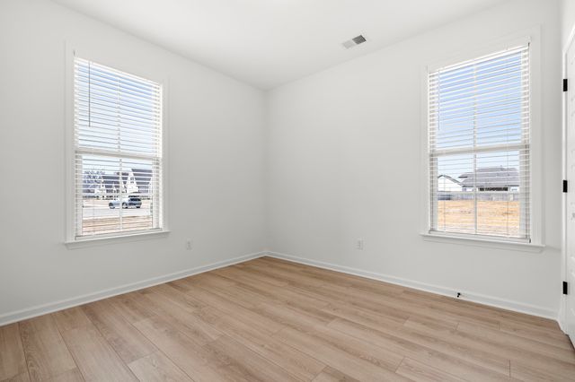 140 OAKLAND RIDGE CV, Oakland, TN 38060