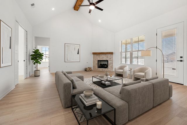 140 OAKLAND RIDGE CV, Oakland, TN 38060