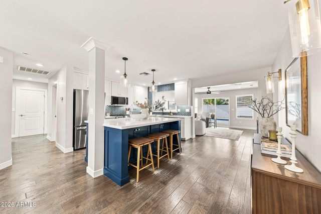7702 E PINCHOT Avenue, Scottsdale, AZ 85251