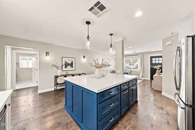 7702 E PINCHOT Avenue, Scottsdale, AZ 85251