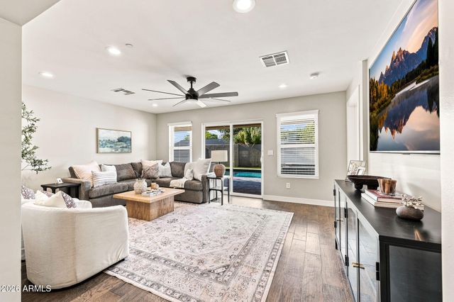 7702 E PINCHOT Avenue, Scottsdale, AZ 85251