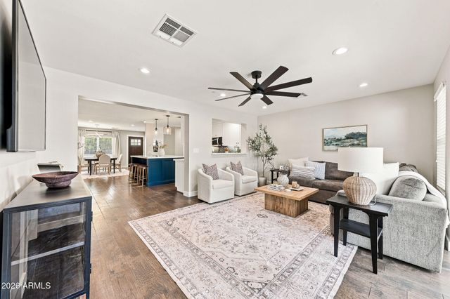 7702 E PINCHOT Avenue, Scottsdale, AZ 85251