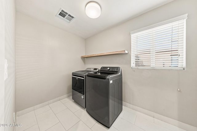 7702 E PINCHOT Avenue, Scottsdale, AZ 85251