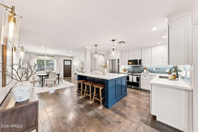 7702 E PINCHOT Avenue, Scottsdale, AZ 85251