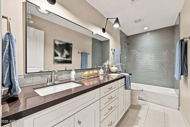 7702 E PINCHOT Avenue, Scottsdale, AZ 85251