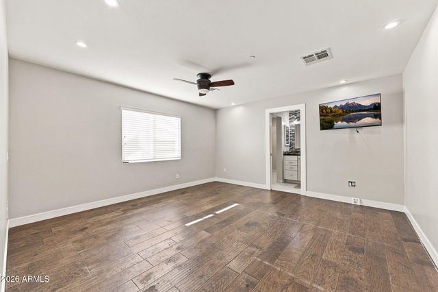 7702 E PINCHOT Avenue, Scottsdale, AZ 85251